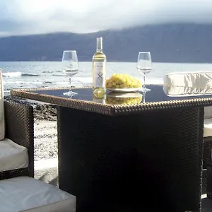 Absolute Beachfront House Ii Hébergement de vacances Famara